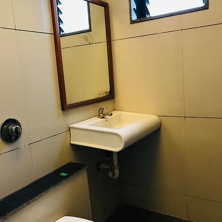 Liva Rooms Nāsik Eksteriør bilde