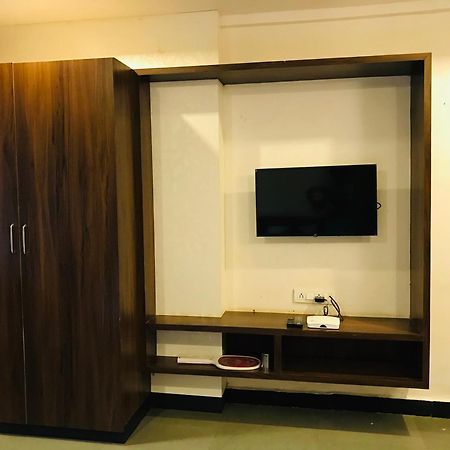 Liva Rooms Nāsik Eksteriør bilde