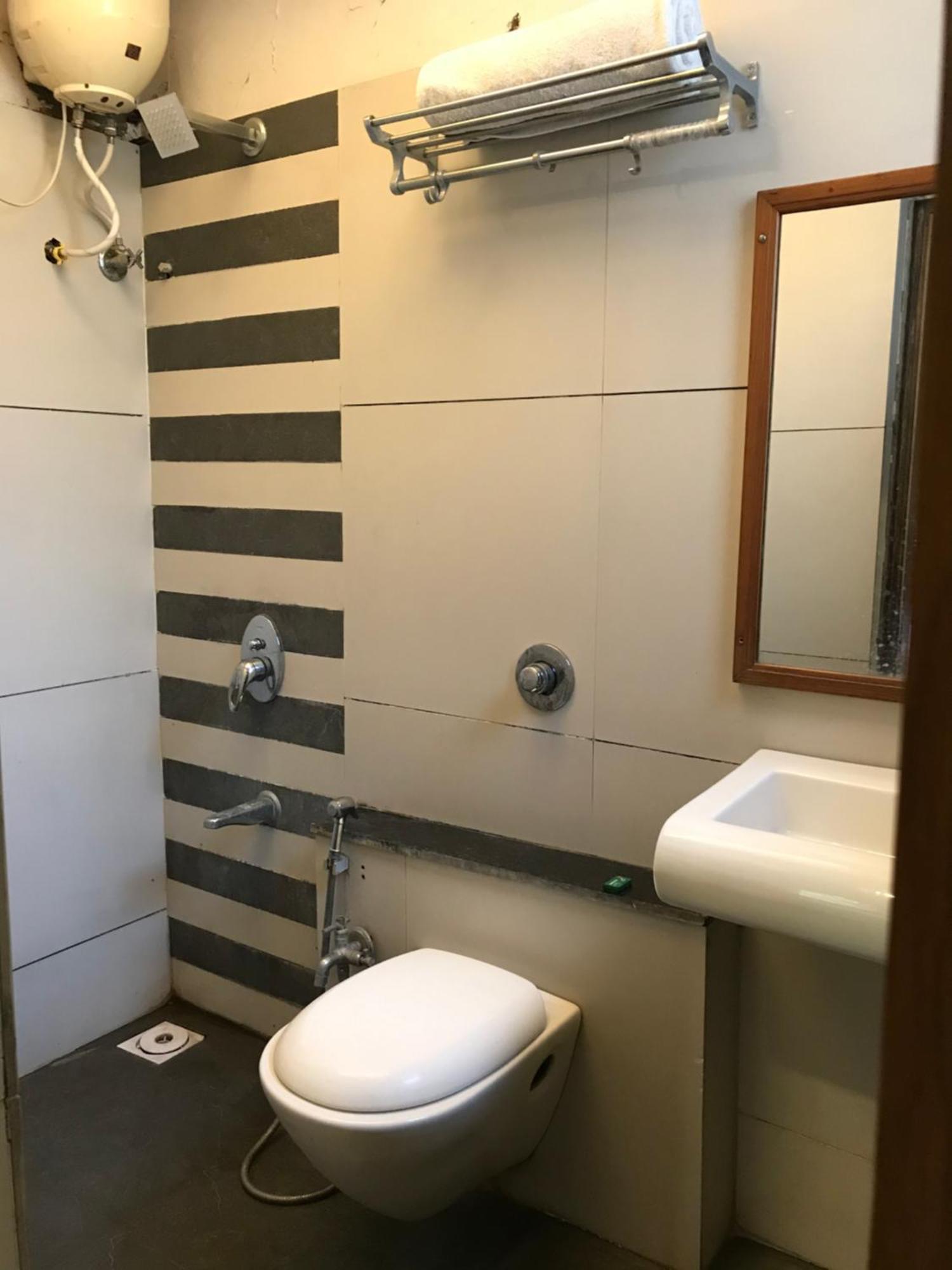 Liva Rooms Nāsik Eksteriør bilde